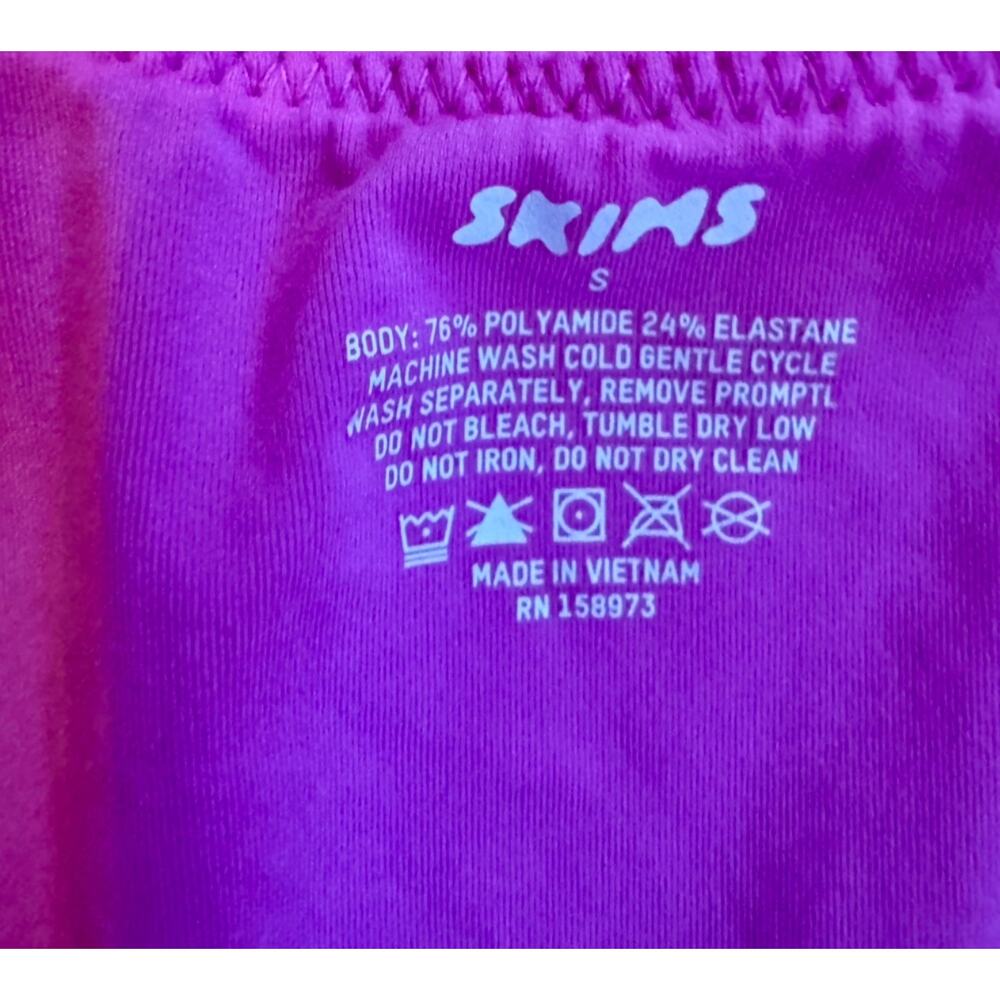 Skims pink fuchsia long sleeve plunge neckline bodysuit - Picture 3 of 5